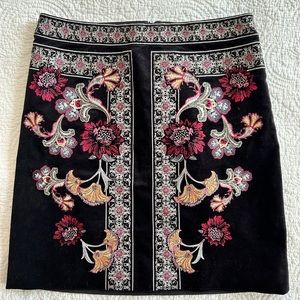 white house black market size 6 skirt